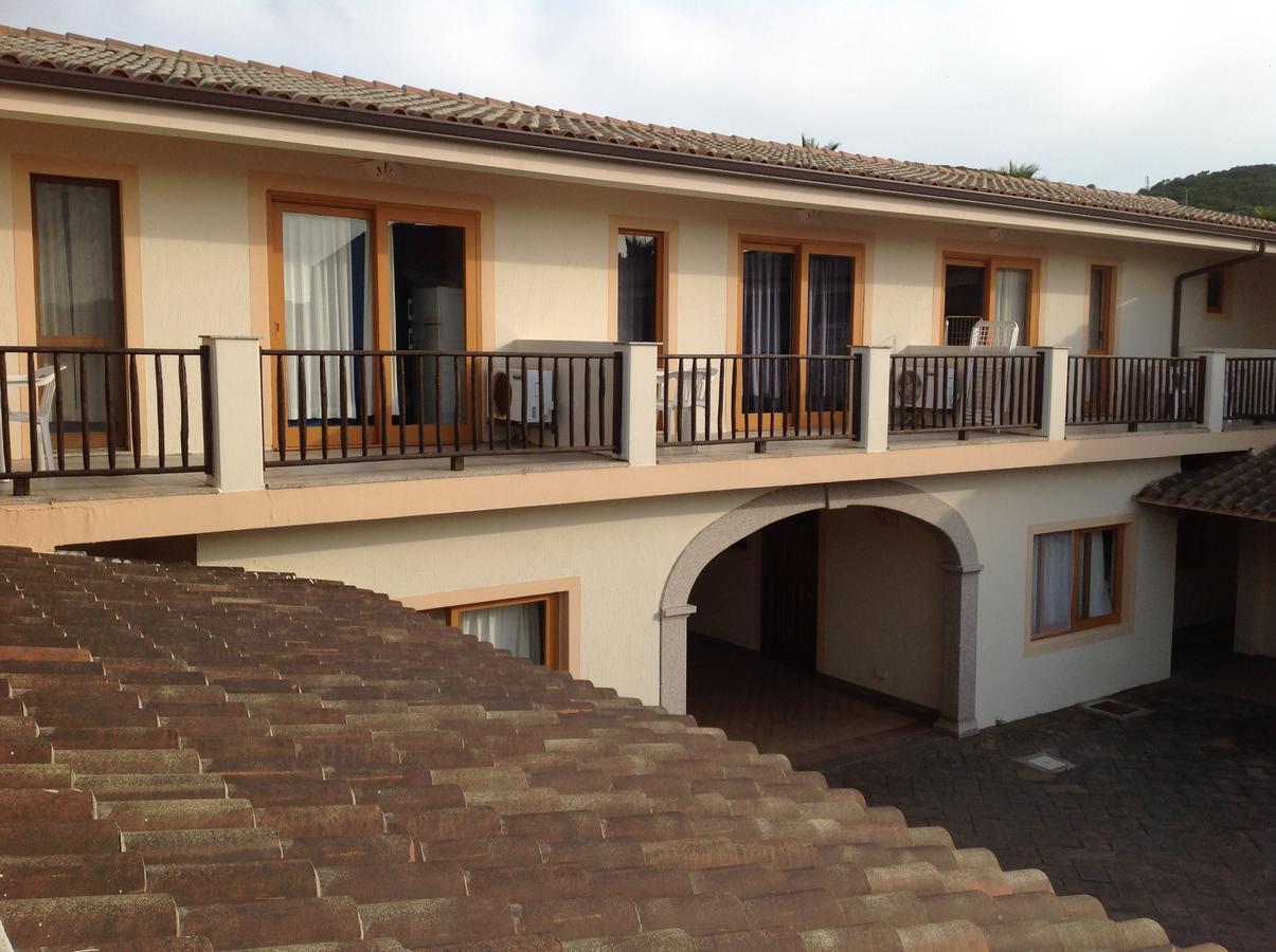 Club Esse Residence Capo D'Orso Palau Eksteriør bilde